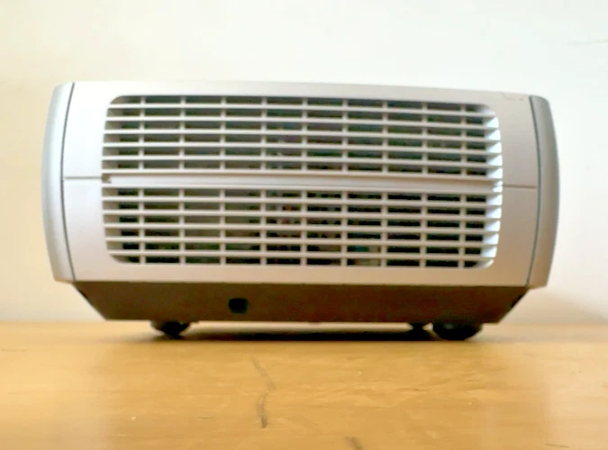 InFocus W240 Work Big DLP Projector - Low 279 Lamp Hours! Tested No Remote - Image 4 of 4