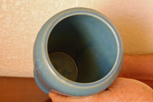 Magnificent Rookwood Arts Crafts Roses Flower Vase "XVII" 1917 #2013 Matte Blue - Picture 4 of 11
