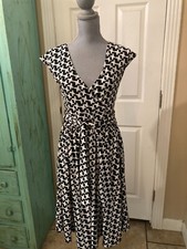 DKNY, STRETCHY, SLEEVELESS, V-NECK, FIT  FLARE, BLACK  WHITE DRESS, S