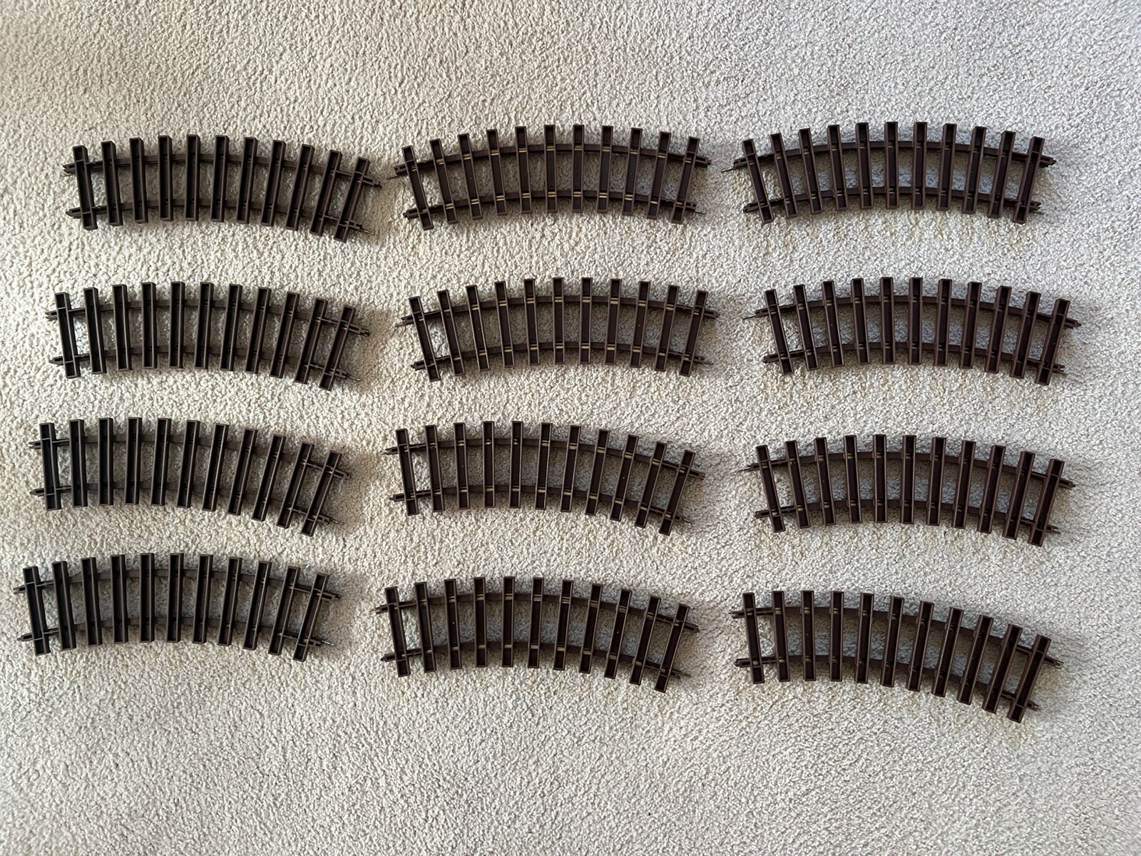 LIONEL 4’ DIAMETER 1 GAUGE G GAUGE LOT OF 12 PIECES CURVED 30° TRACK FULL CIRCLE