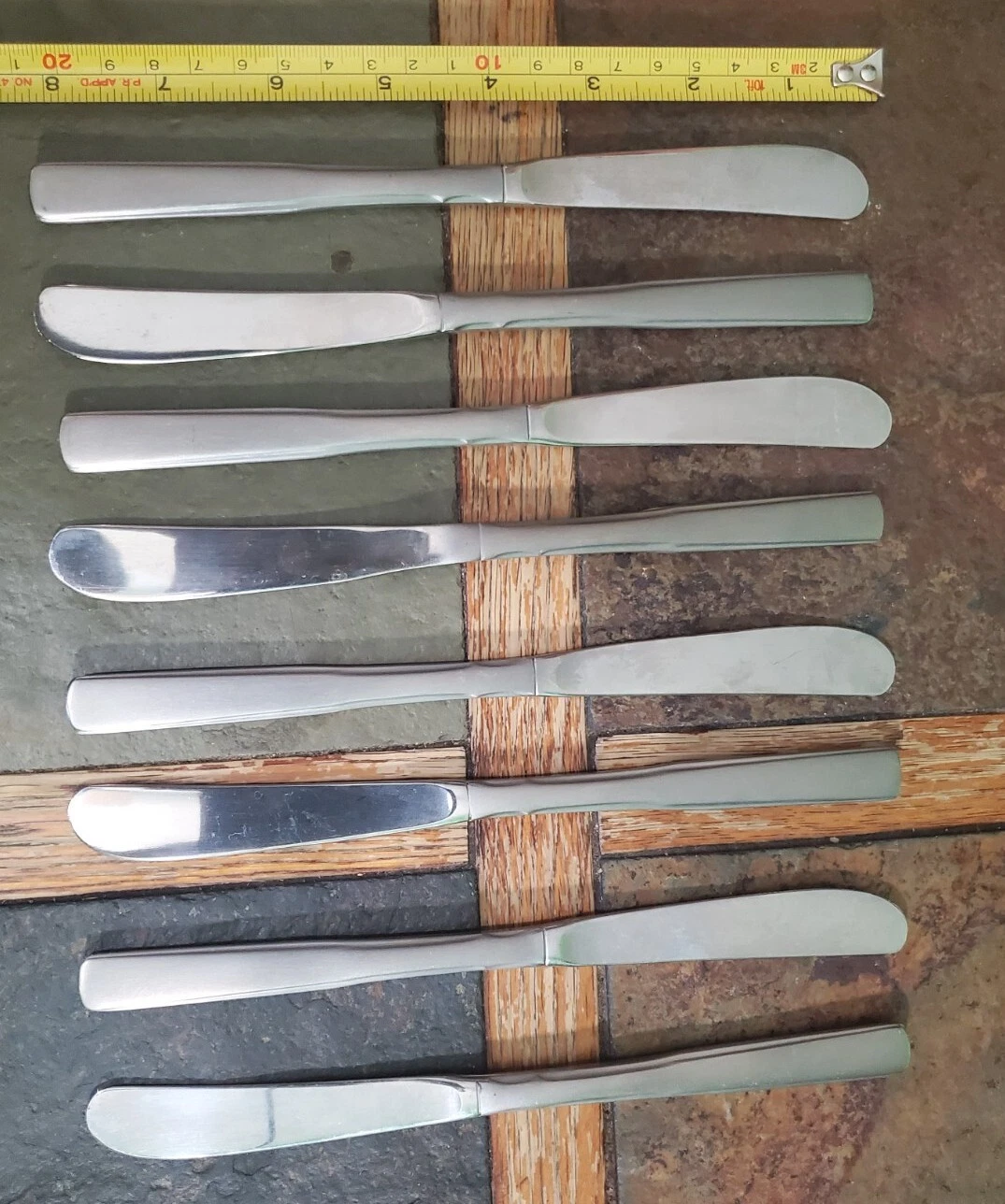 8 NOS AMERICAN STAINLESS USA 🇺🇸 INS150 SERRATED MODERN SOLID PLACE KNIVES