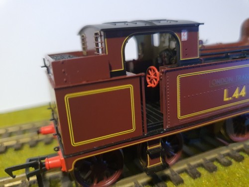 Rapido Trains 909001 London Transport Livery No.L44 E Class DCC ready /silent - Picture 6 of 10