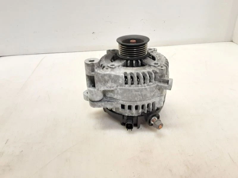 Alternador Jeep JK Wrangler OEM Denso 3,6 L 160 amperios P68078950aa 2012-2018 98961 Foto 2 de 4