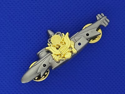 US NAVY EAGLE SEAL SUBMARINE NUCLEAR DETERRENT Patrol Qualification Badge Pin