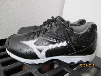 indoor softball shoes