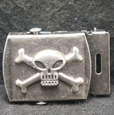XF29149 FANTASTIC VINTAGE 1970s  SKULL  CROSSBONES  MENS FASHION BELT BUCKLE