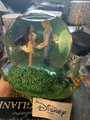 Disney's Pocahontas  John Smith Musical Snowglobe'' colors of the wind'' Works H2