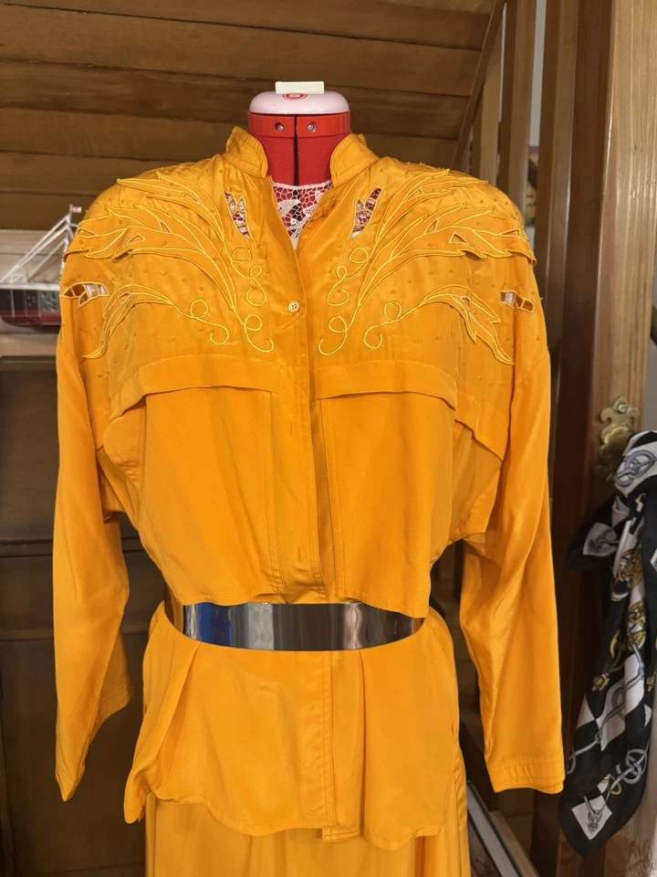 Mercedes Adrienne Silk Vintage 80s Yellow Orange Silk Western Suit VGC Large - Image 2 of 4