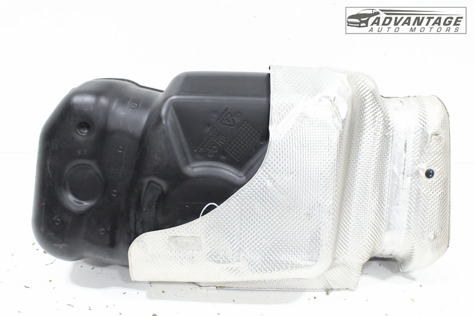 Chevrolet Trax 2024-2025 1,2 L depósito de tanque de gasolina con cubierta protectora térmica OEM Foto 2 de 4