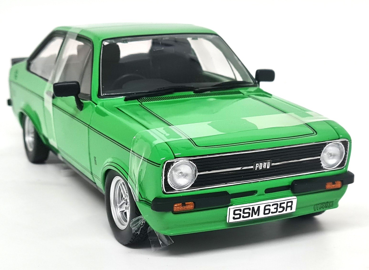 Sunstar 1/18 Ford Escort MK2 RS Mexico 1.6 Signal Green RHD Diecast model car