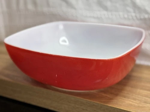 Vintage Pyrex Red Hostess Square Bowl 525B 2 1/2 Quart Serving Mixing bowl