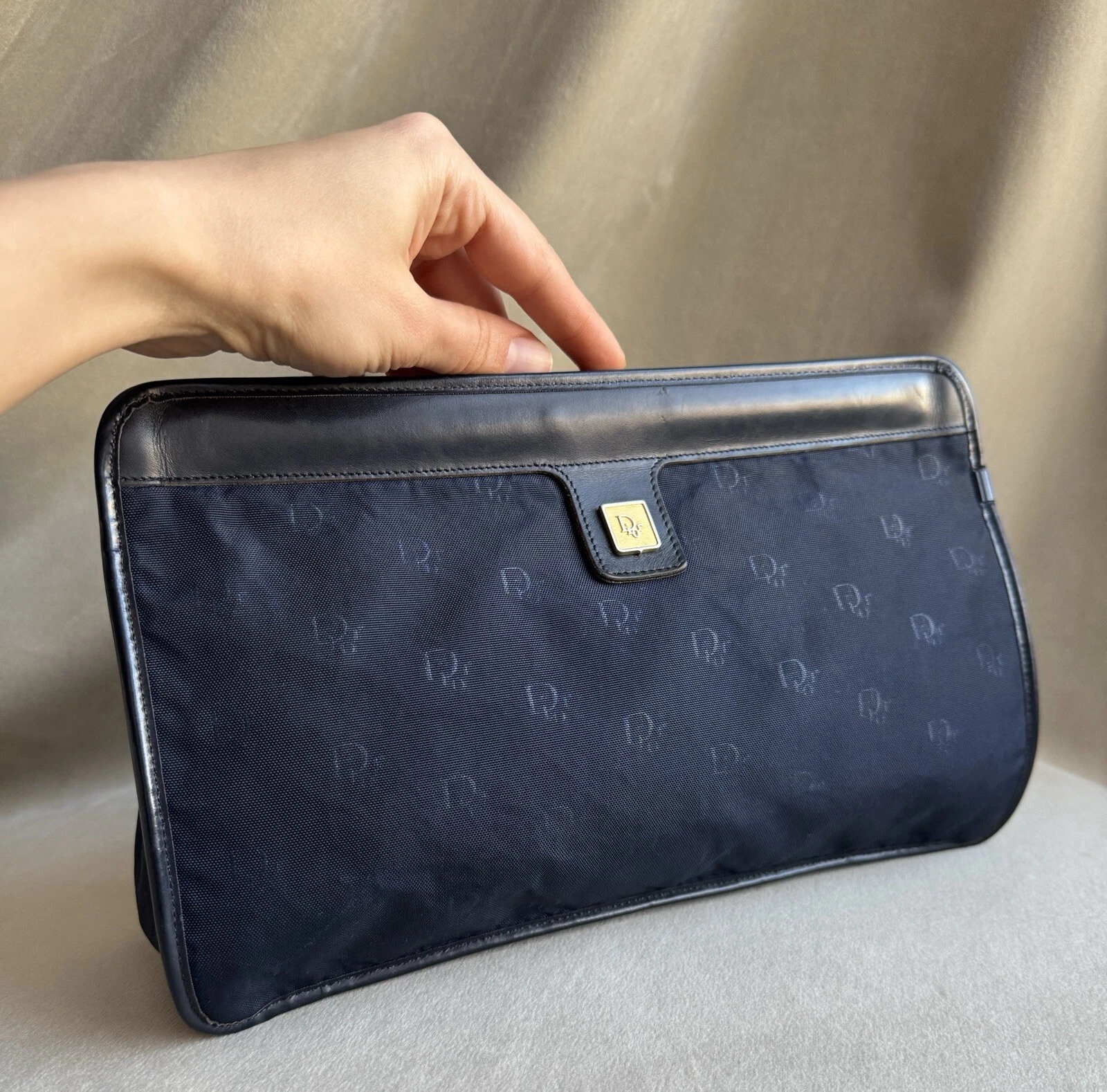Pochette vintage Christian Dior trotteur monogramme