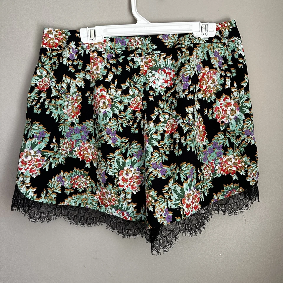 Women’s Top Shop Polyester Floral Shorts Black Lace Hem Size 6 - Image 2 of 4