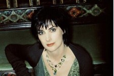 Enya Unsigned 6" x 4" Photo - Beautiful Irish singer, songwriter and musician *2