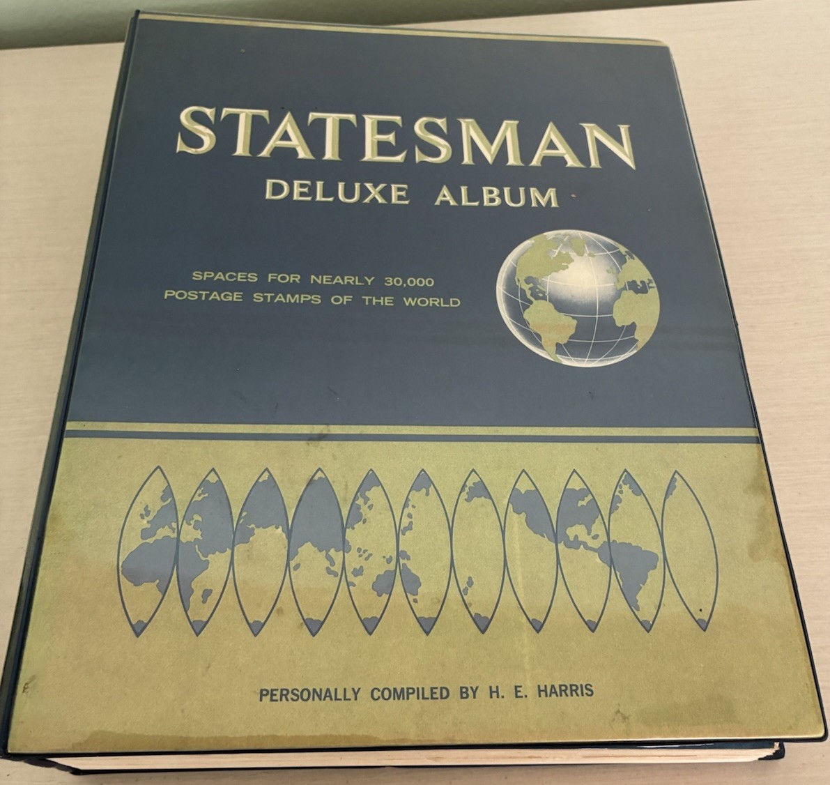 H.E. Harris & Co. ヴィンテージ切手コレクション Vintage 70's HE Harris Statesman Deluxe Album Worldwide Collection