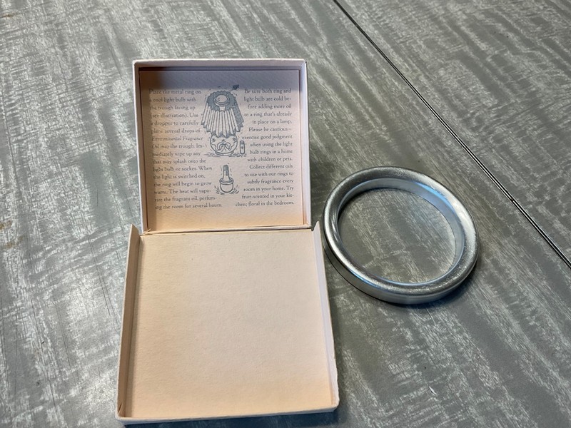 Vintage SCARBOROUGH & Company Metal Light Bulb Ring Fragrance Oil Diffuser