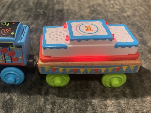 Birthday Thomas & Cake Car Wooden Railway Thomas the Train Engine Friends. Sound - Bild 2 von 10