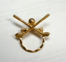 Golf Club Drivers crossed Gold Spec Pin