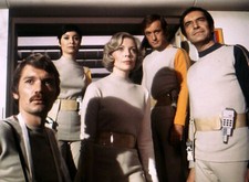 PHOTO COSMOS 1999 LES PROTAGONISTES DE LA SERIE V001 4