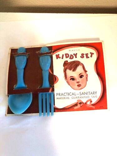 VINTAGE PLASTIC KIDDY SET BABY'S FORK SPOON IN ORIGINAL PACKAGING NEW OLD STOCK - Picture 1 of 4