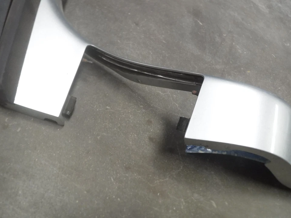 06-09 Pontiac Solstice Wheelhouse Tulip Panel / Convertible Top Trim NO FLAPS Foto 4 de 4