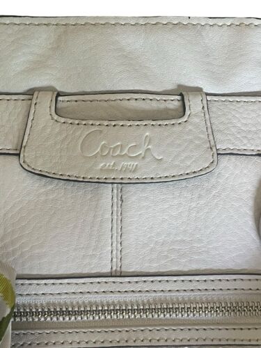 Borsa a tracolla Coach Penelope Off White foderata in pelle e seta con ciottoli NO. M0993-F14682 - Foto 2 di 13