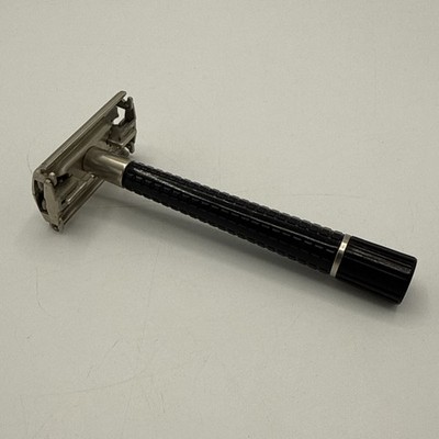 Vintage Schick Twist To Open Double Edge Safety Razor