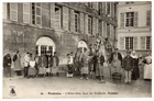 Old postcard 95 PONTOISE - L'HOTEL-DIEU, COUR DES VIEILLARDS, MEN