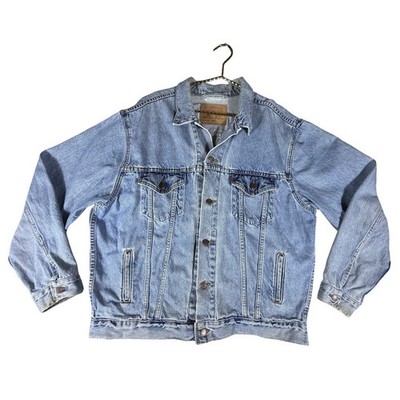 Mens 90s Vintage Levis Light Wash Distress Denim Trucker Jacket Blue Size Large