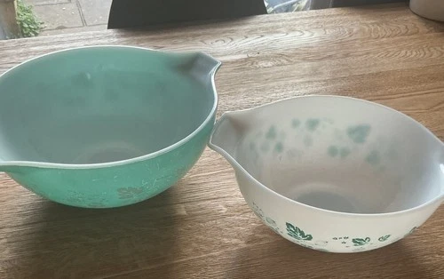 Vintage Pyrex Turquoise + White Gooseberry Cinderella Pattern Bowls Nesting x 2