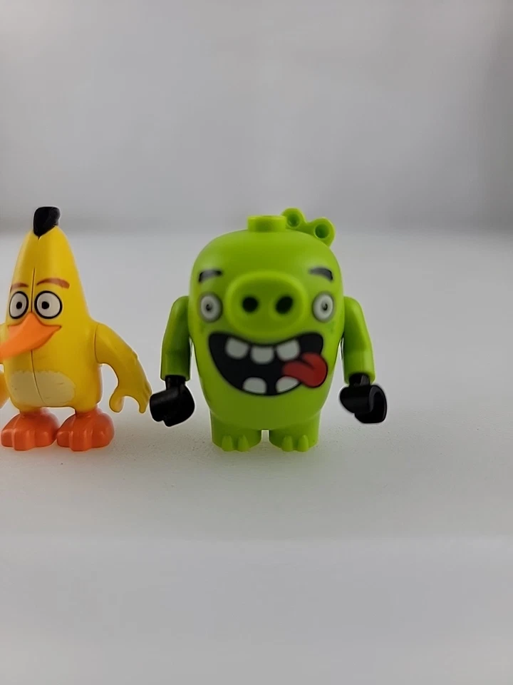 Lego The Angry Birds filme pássaro mandril amarelo e porquinho verde  - Imagem 3 de 4