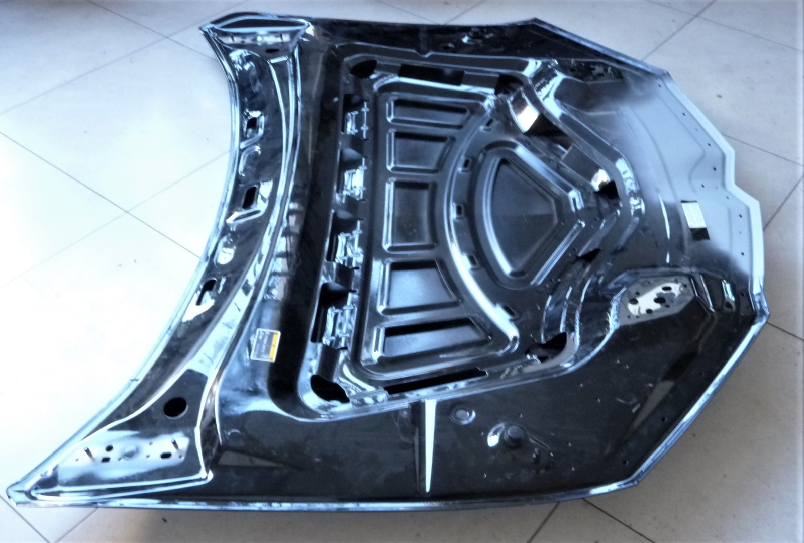 2018-2021 Lamborghini Urus Front Hood Bonnet Panel 4ML010515A OEM