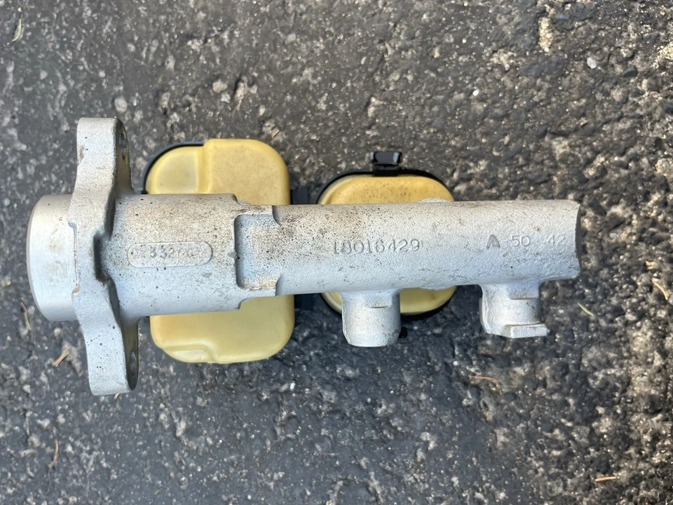 Новый из старых запасов оригинальный производитель GM GMC Chevy Truck 18016429 C/K 1500 главный цилиндр тормоза Blazer 88-98 - Изображение 3 из 4