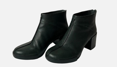 Camper Lotta black texture leather mod ankle boots- chunky block heel -6.5 EU 37
