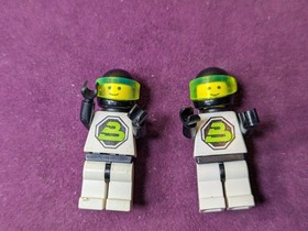 Lego Vintage space sets 6833 beacon tracer  & 1479 2 pilot craft