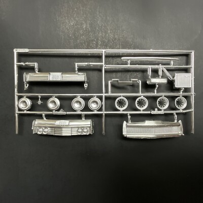 AMT 1:25 '65 Lincoln Continental 3 in 1 Vintage Model Car Kit 6415