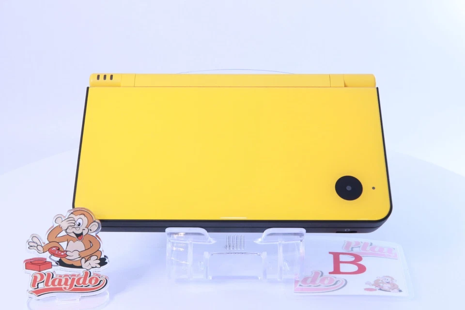 Nintendo DSi LL Color: Amarillo [Rango:B] con Cable USB [Versión Japonesa]