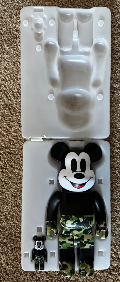 BE@RBRICK BAPE × Disney Mickey 100% y 400% Set Camuflaje “90 Años” con Caja Foto 4 de 4