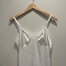 VTG Vanity Fair White Antron III Full Slip Dress Nylon Lace Sz M 36 Bust 28 Long