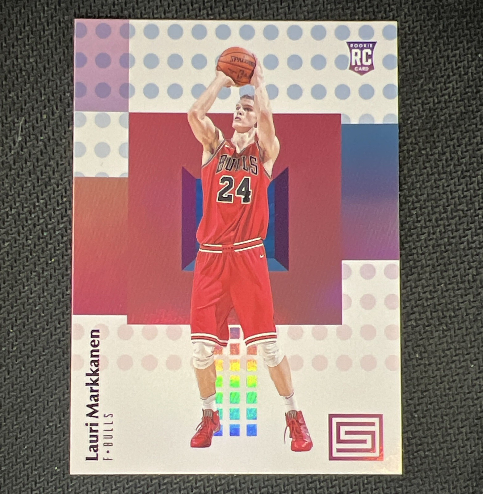 Panini 2017-18 Status Basketball - Lauri Markkanen #120 Rookie RC