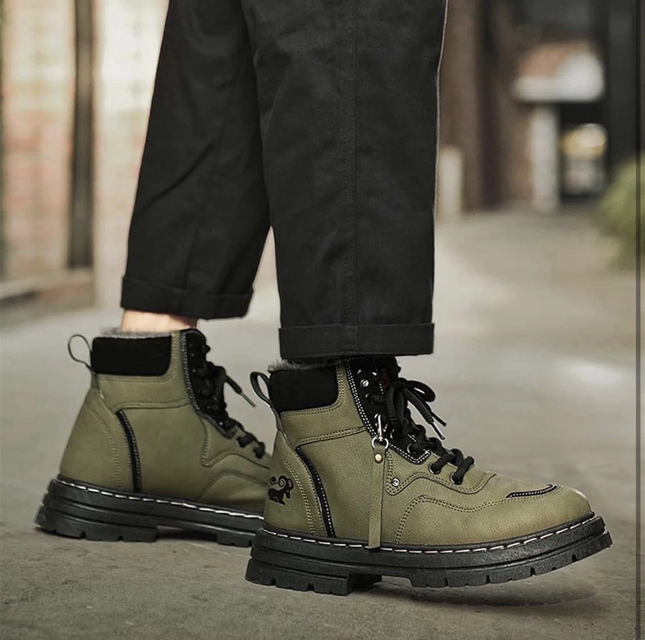 Men's Snow Boots Thick Sole Outdoor Walking Shoes-SIZE 45
Opens in a new window or tab