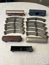 Lot of Lionel Trains 5 Cars and 10 Rails - See Description