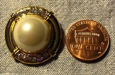 ONE Gold Tone Metal Clear Rhinestones Faux Pearl Button Almost 1" 24.7mm 9082