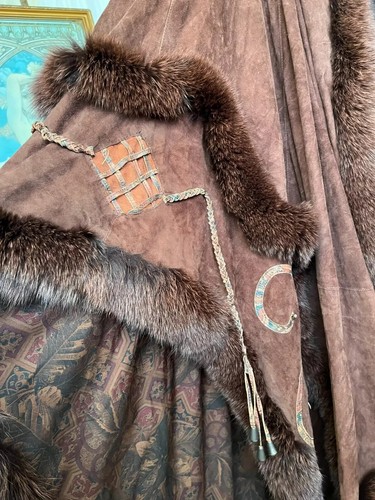 Genuine Suede Full Length Cape with Real Fox Fur Trim - Picture 13 of 24