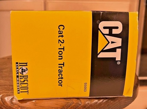 Cat 2-Ton Tractor Collectible Die Cast Scale Model Replica - Bild 6 von 6