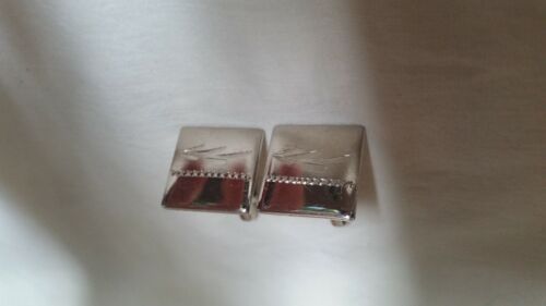 Vintage Silver tone 3/4" square cufflinks with etched leaves and chain design - Picture 2 of 12