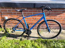 Trek Hybrid Bike Blue 700C L Flat Bar Hydraulic Disc Derailleur Gears