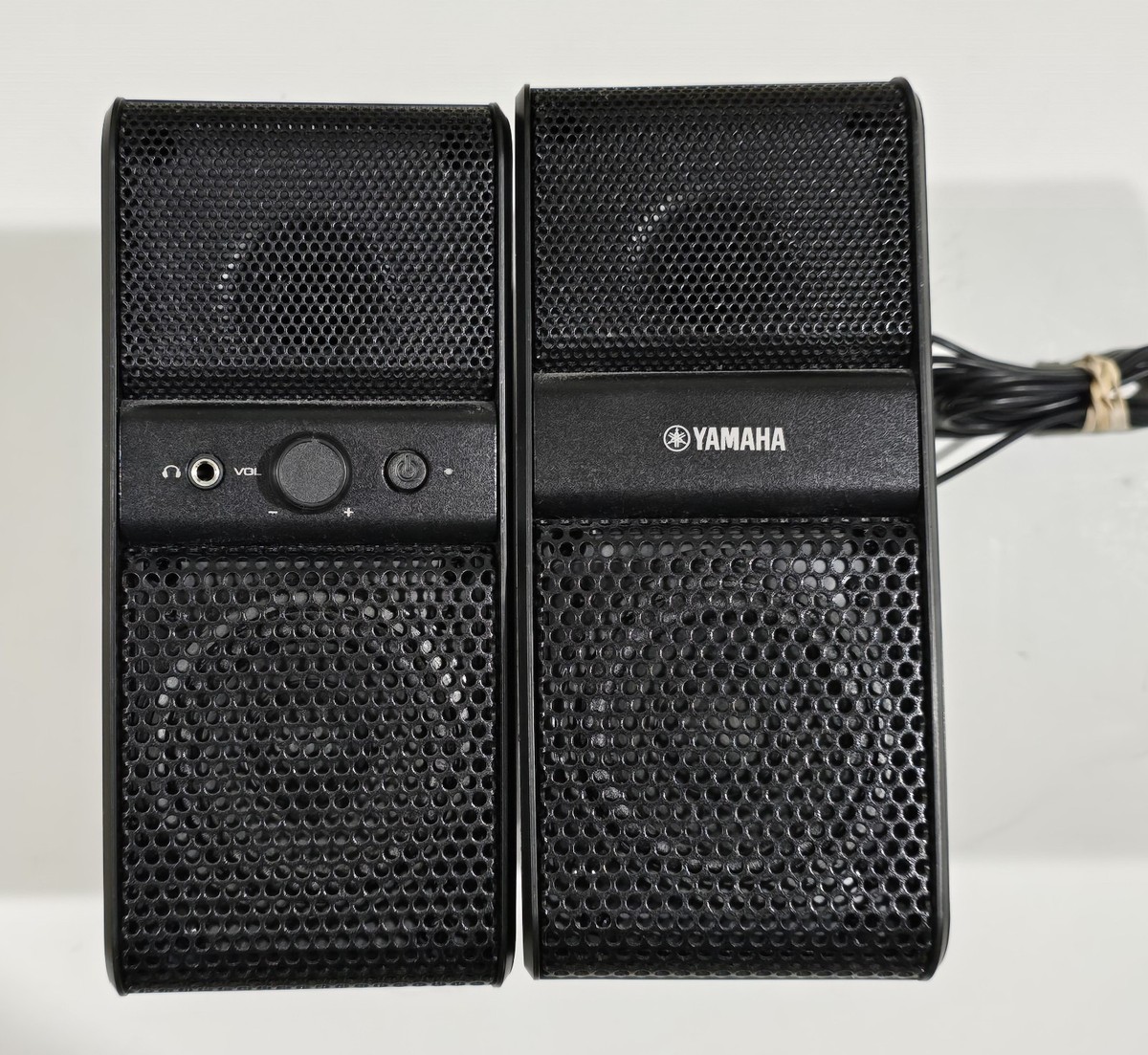 Complete: Yamaha NX-50 Compact Premium Powered Speaker Pair, Black