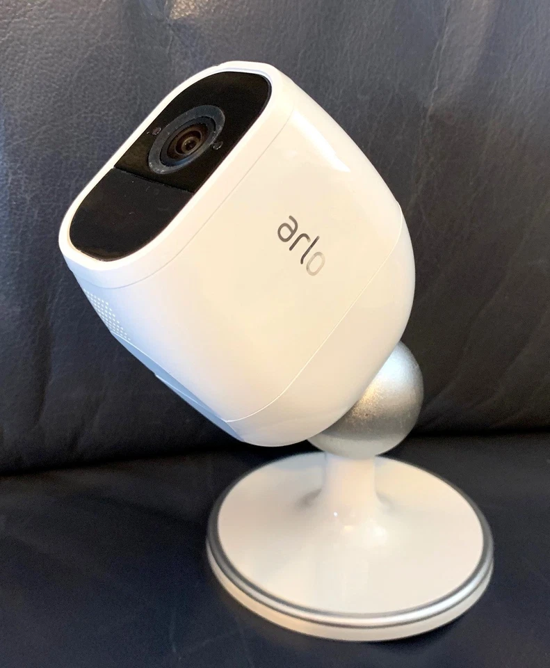 Arlo Pro 2 - 1er-Set im gebrauchten Topzustand mit + Zubehör - Bild 3 von 4