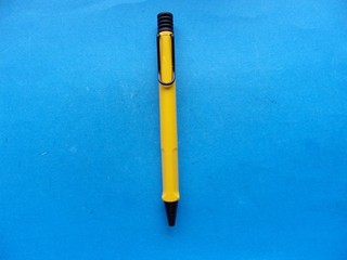 LAMY SAFARI YELLOW BALLPOINT PEN
